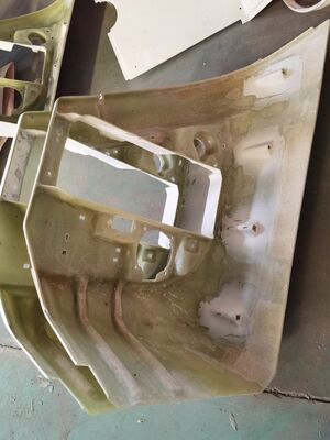 천연 또는 페인팅 FRP 자동차 부품 섬유 강화 플라스틱 열 저항성 다양한 차량에 적합