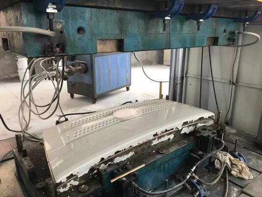 맞춤형 SMC 압축형 FRP 자동차 및 버스 부품 내부 외관 트림 OEM/ODM